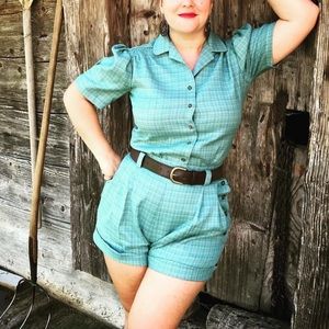 High Waisted Shorts in mini checkered print size 4